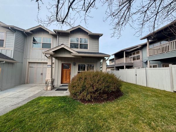 3126 Alameda Street, Unit 202, Medford, OR 97504