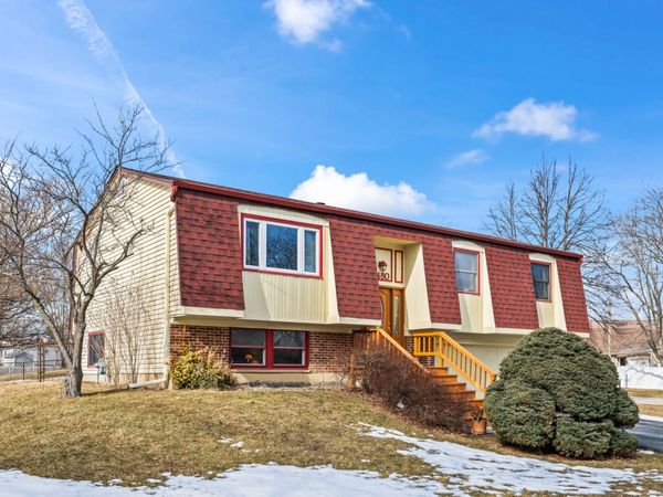 4480 Thornbark Drive, Hoffman Estates, IL 60192