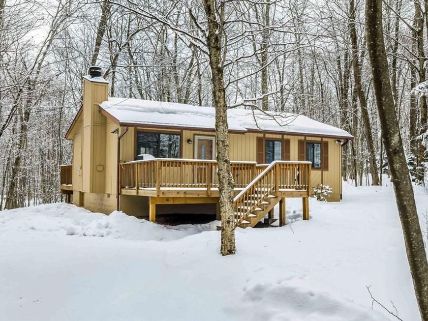 391 Berry Lane, Pocono Lake, PA 18347 Main Photo