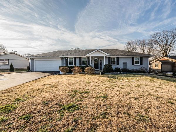 1585 Oxford Way, Bowling Green, KY 42103