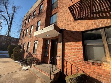47-22 215th Place , Unit 3D, Bayside, NY 11361