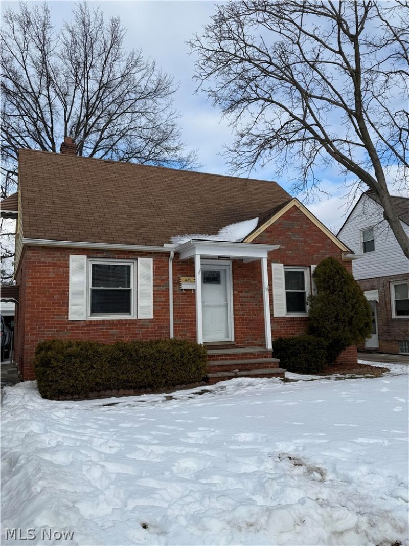 439 E 328th Street, Eastlake, OH 44095 Main Photo