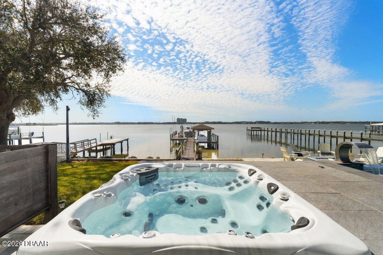 3036 S Peninsula Drive, Daytona Beach Shores, FL 32118 Photo