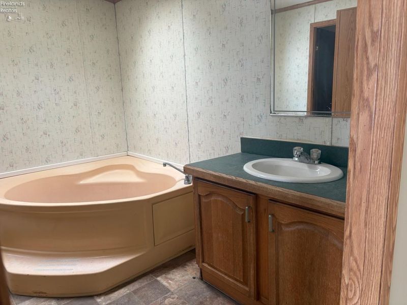 1121 Clayberg Road, Unit 21, Greenwich, OH 44387 Photo 4