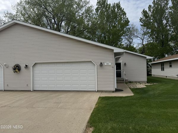 321 6TH STREET CIRCLE SW, Watertown, SD 57201
