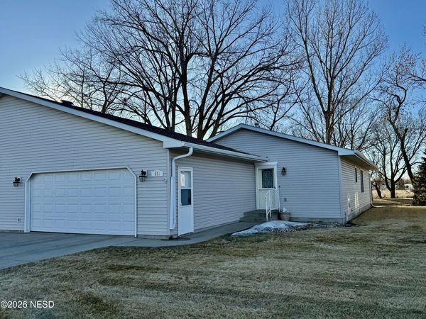 321 6TH STREET CIRCLE SW, Watertown, SD 57201