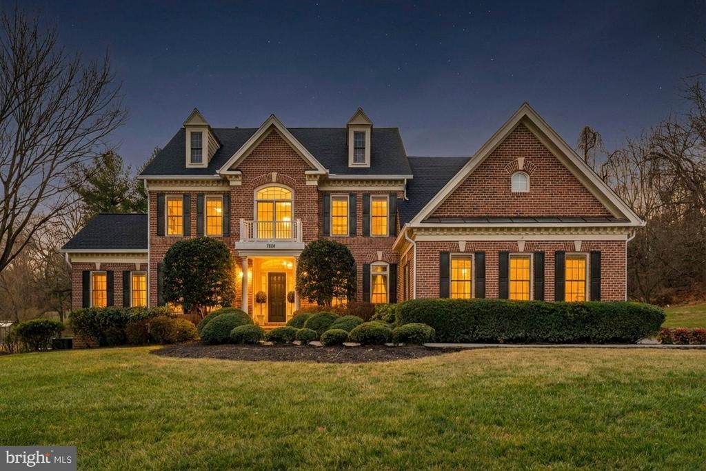 1424 Wynhurst Lane, Vienna, VA 22182 Main Photo