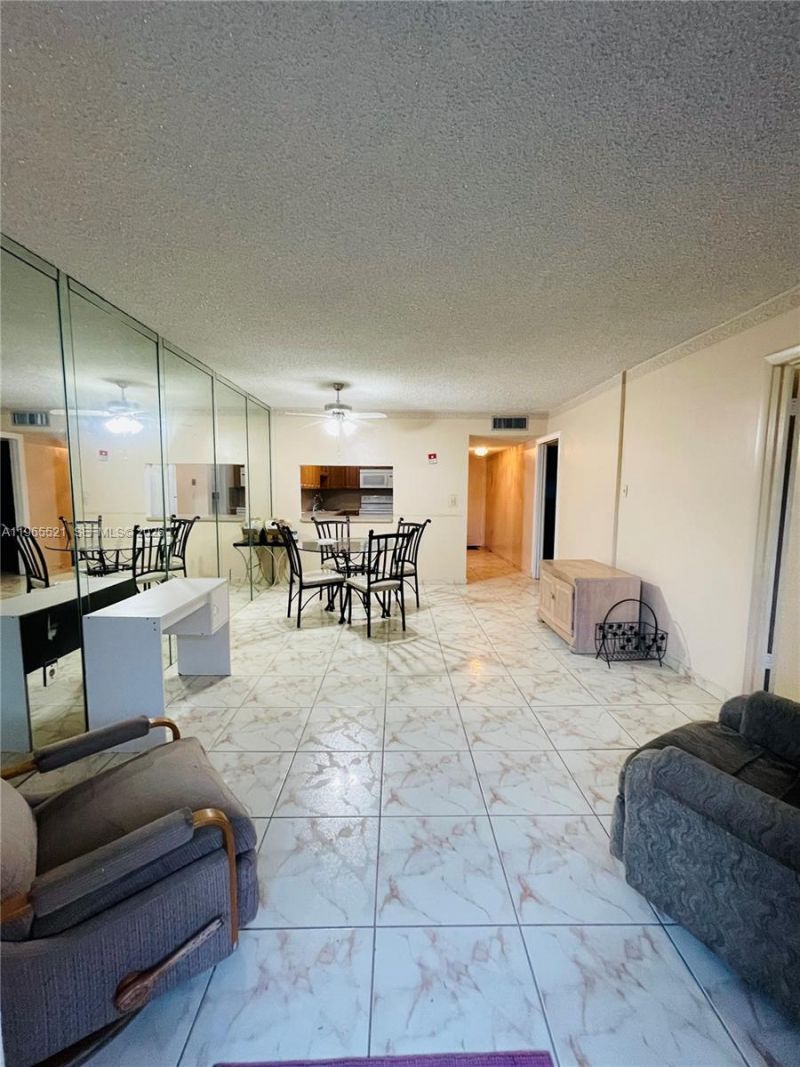 10000 NW 80th Ct, Unit 2331, Hialeah Gardens, FL 33016 Photo