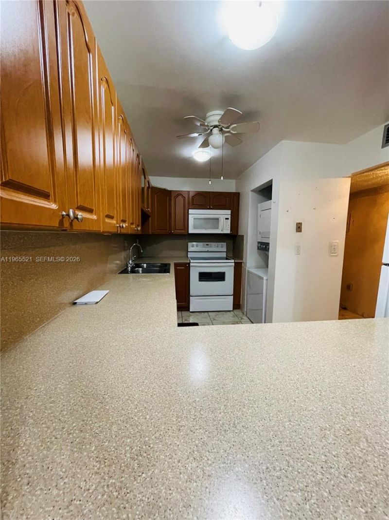 10000 NW 80th Ct, Unit 2331, Hialeah Gardens, FL 33016 Photo