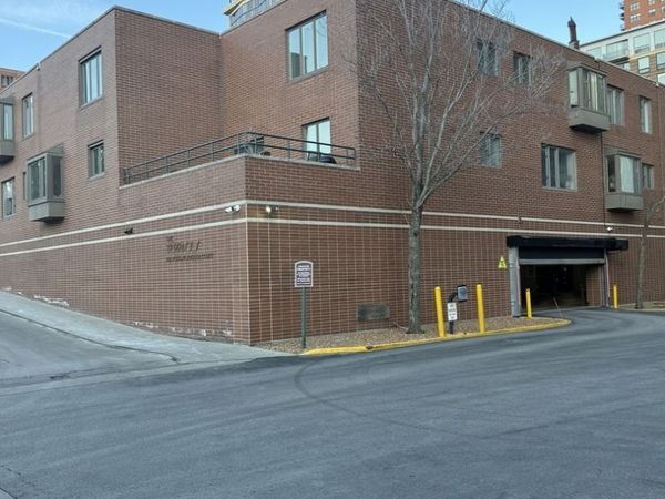 801 S Plymouth Court, Chicago, IL 60605