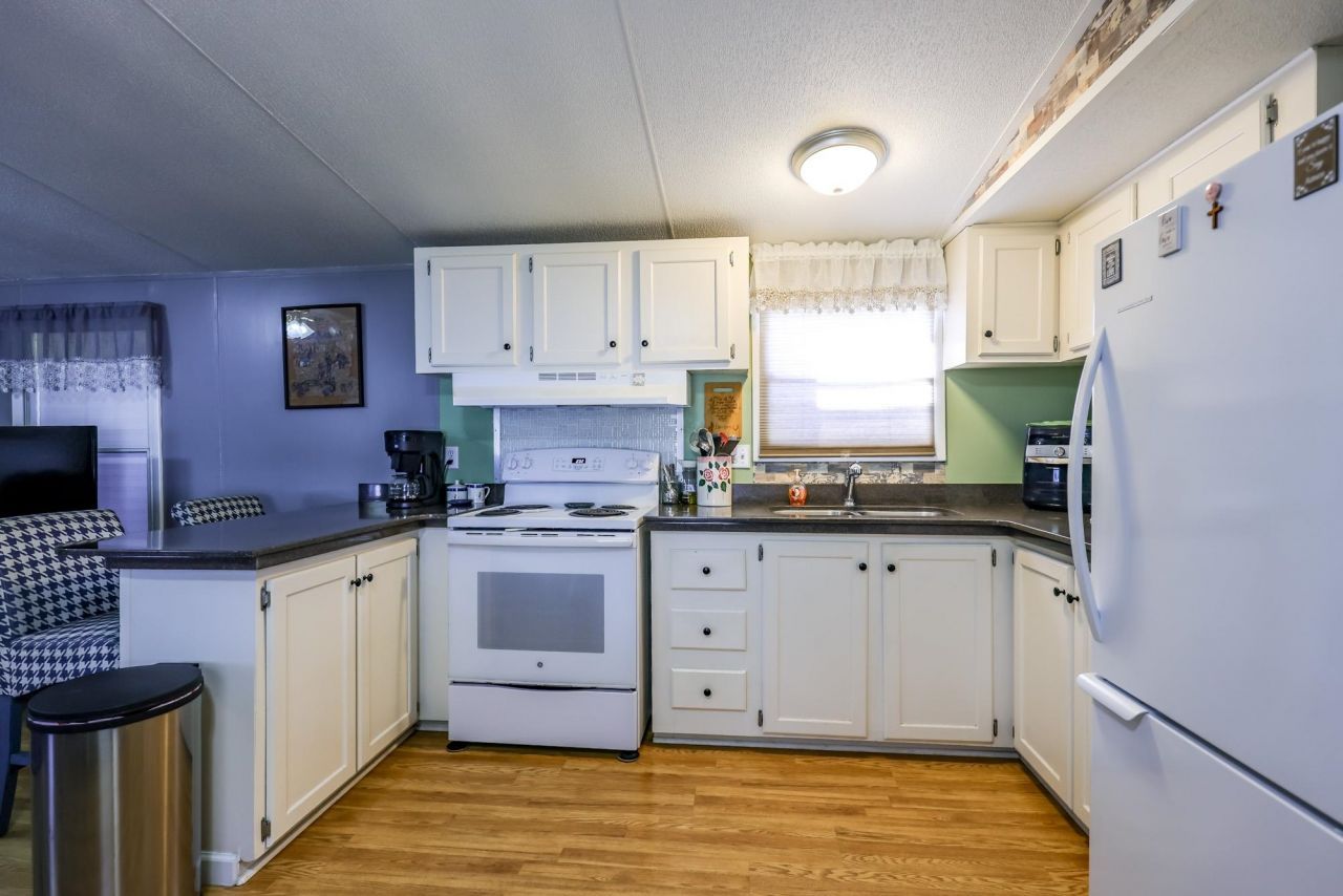 20 Burr Circle Photo 15