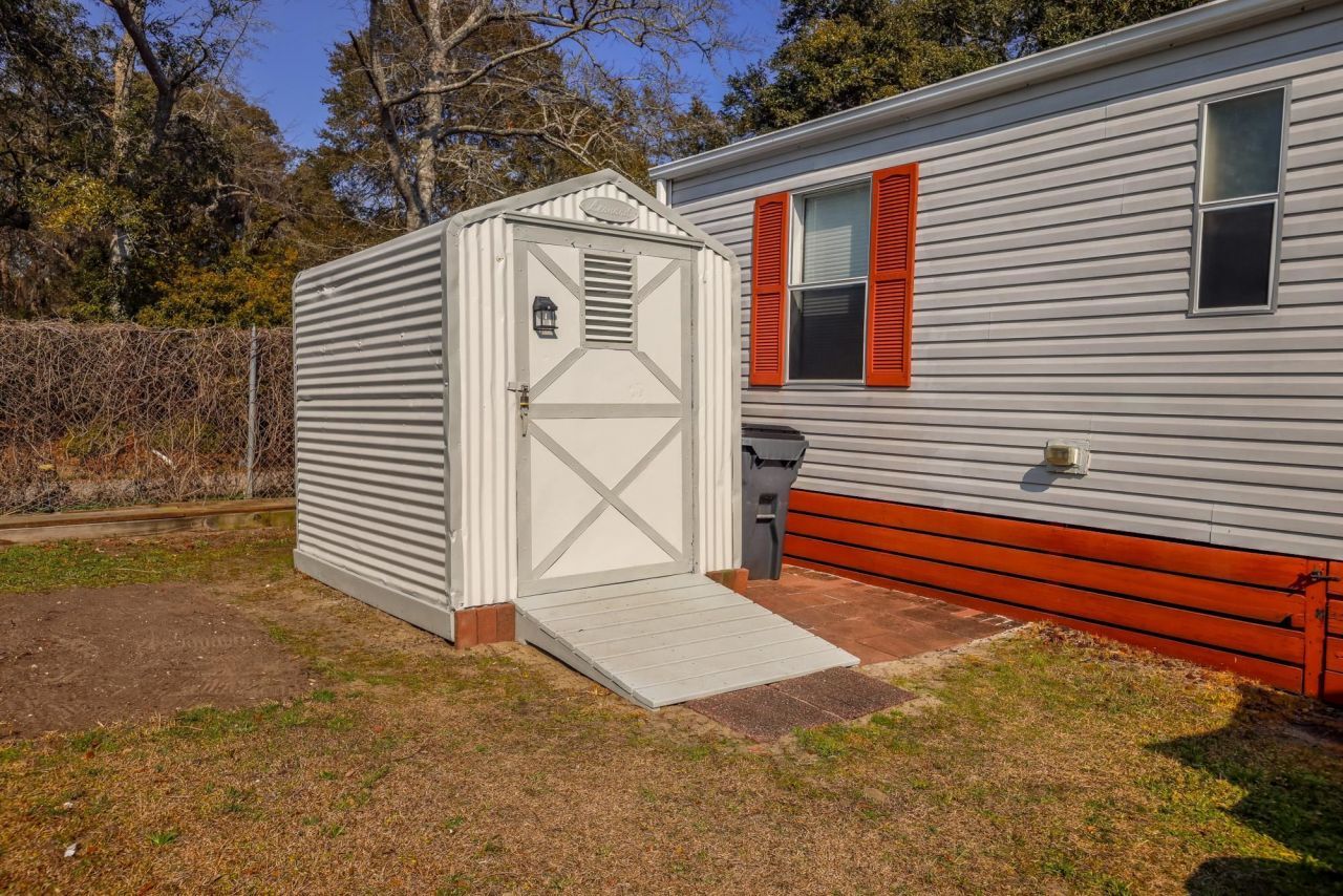 20 Burr Circle Photo 28