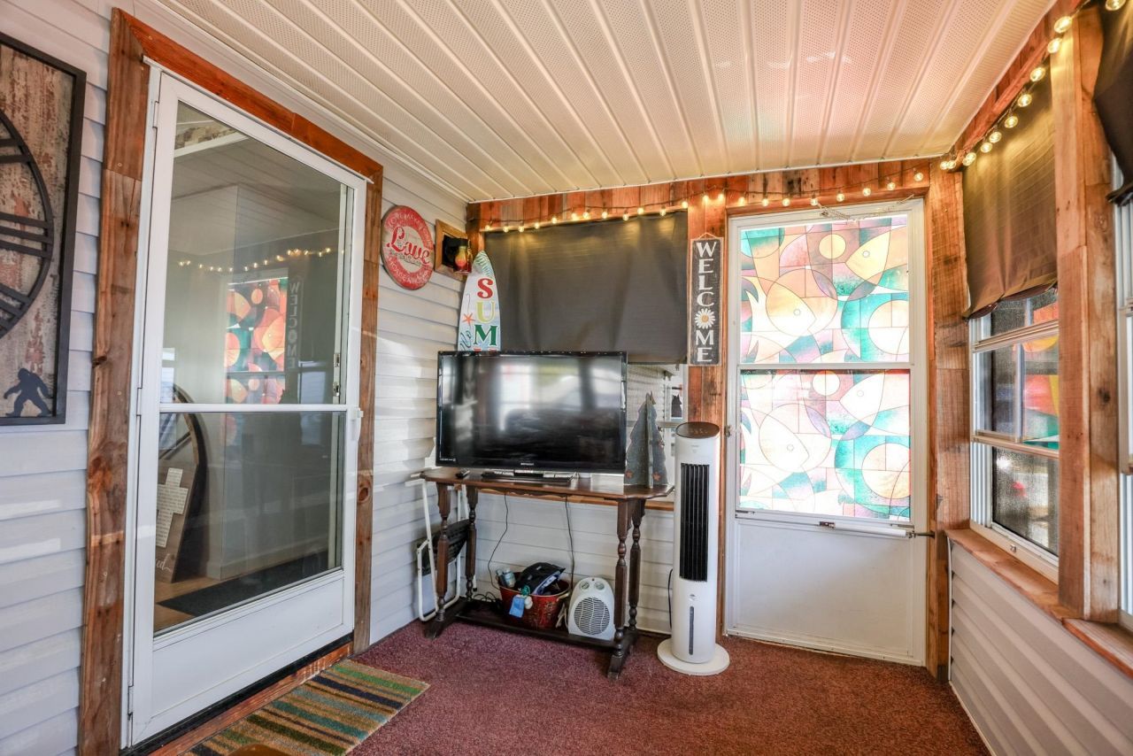 20 Burr Circle Photo 4