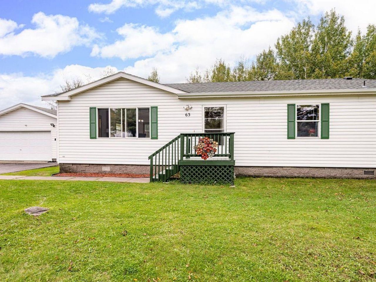 63 S Elder Dr., Duluth, MN 55810 Main Photo