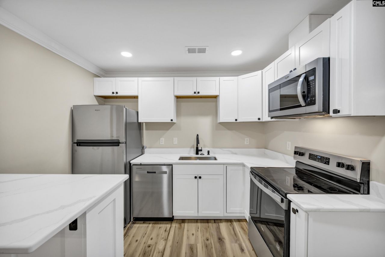 4608 Sheraton Road Photo 4