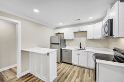 4608 Sheraton Road photo 4