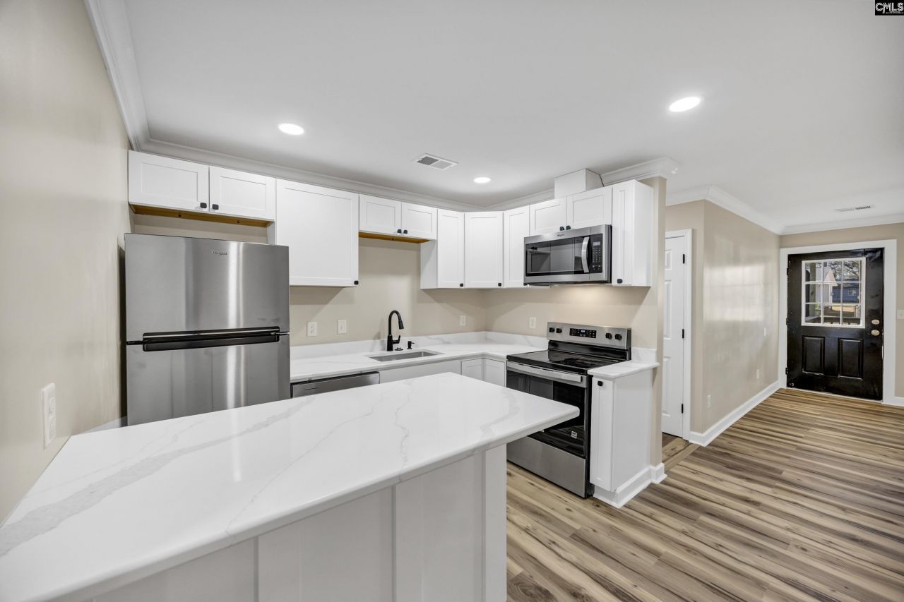 4608 Sheraton Road  Photo 6