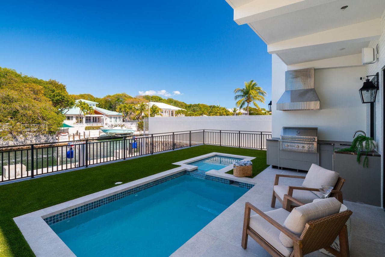 16 Bass Avenue, Key Largo, FL 33037 Photo