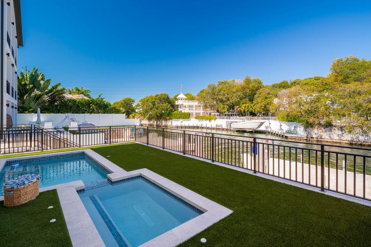 16 Bass Avenue, Key Largo, FL 33037 Photo