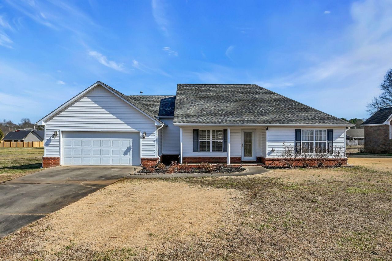 265 Cloverleaf Cir, Killen, AL 00000 Main Photo