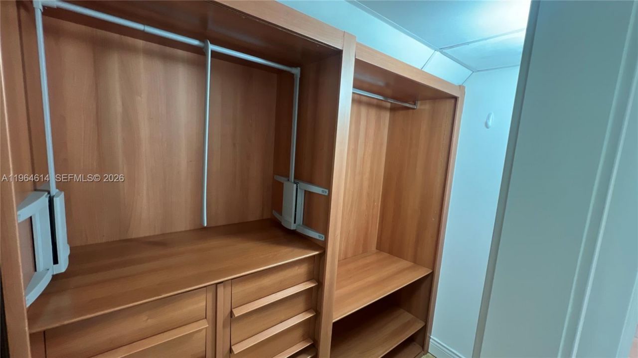 218 SE 14th St, Unit 1504, Miami, FL 33131 Photo