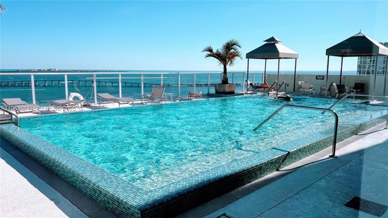 218 SE 14th St, Unit 1504, Miami, FL 33131 Photo