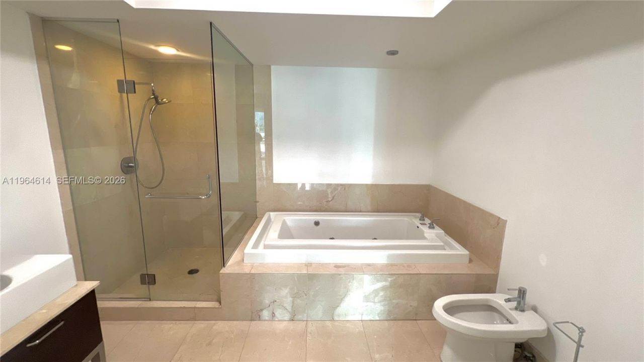 218 SE 14th St, Unit 1504, Miami, FL 33131 Photo