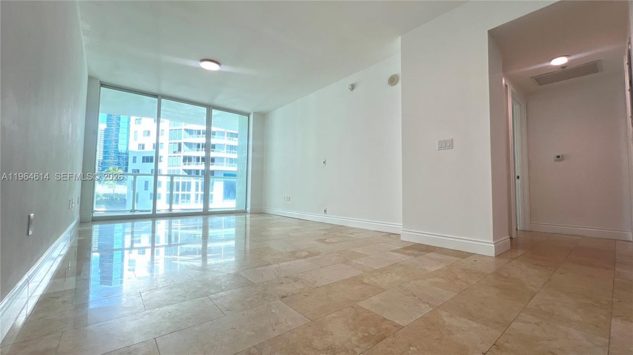 218 SE 14th St, Unit 1504, Miami, FL 33131 Photo