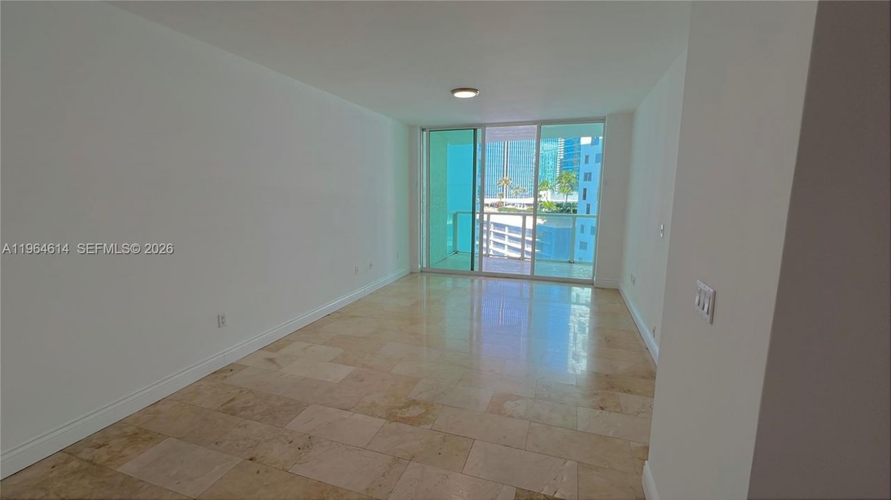 218 SE 14th St, Unit 1504, Miami, FL 33131 Photo