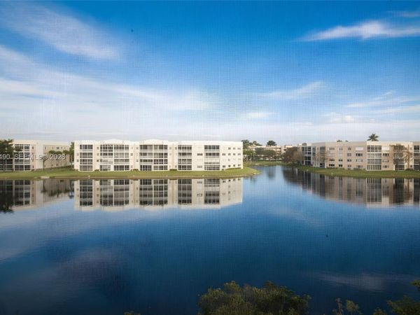 7700 Trent Dr, Unit 407, Tamarac, FL 33321