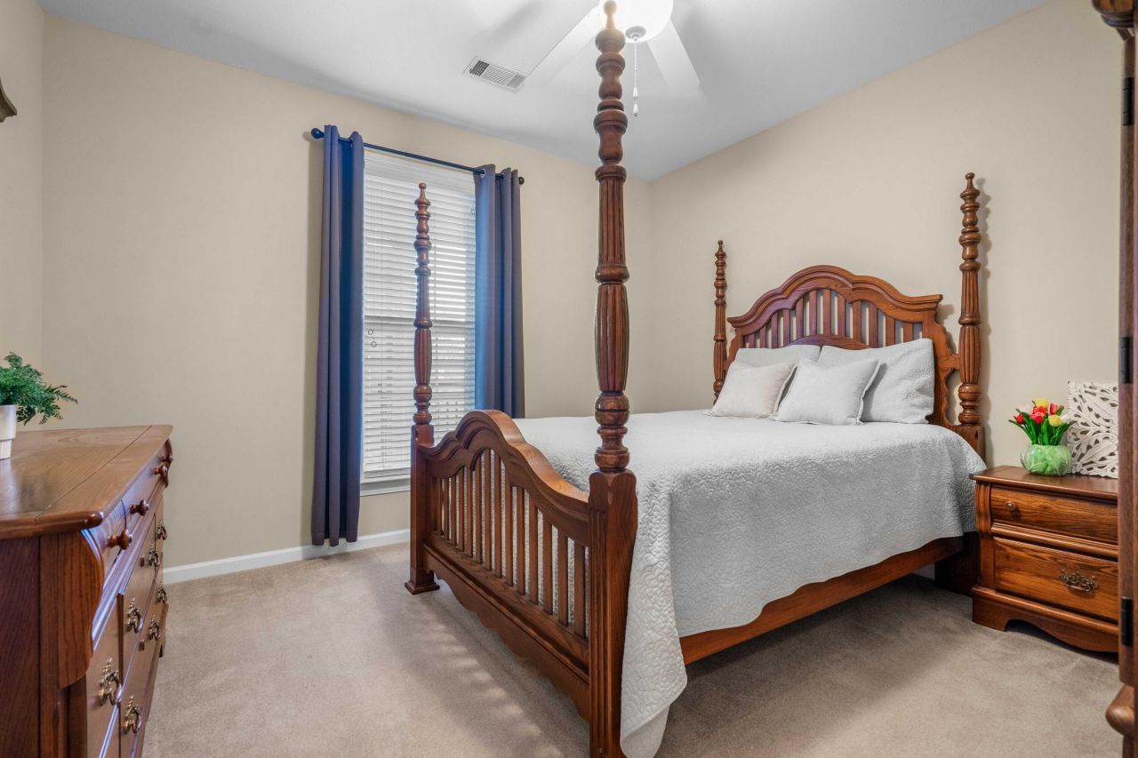 520 Trillium Court Photo 32