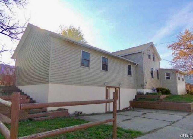 17 John Street, Oswego, NY 13126 Main Photo