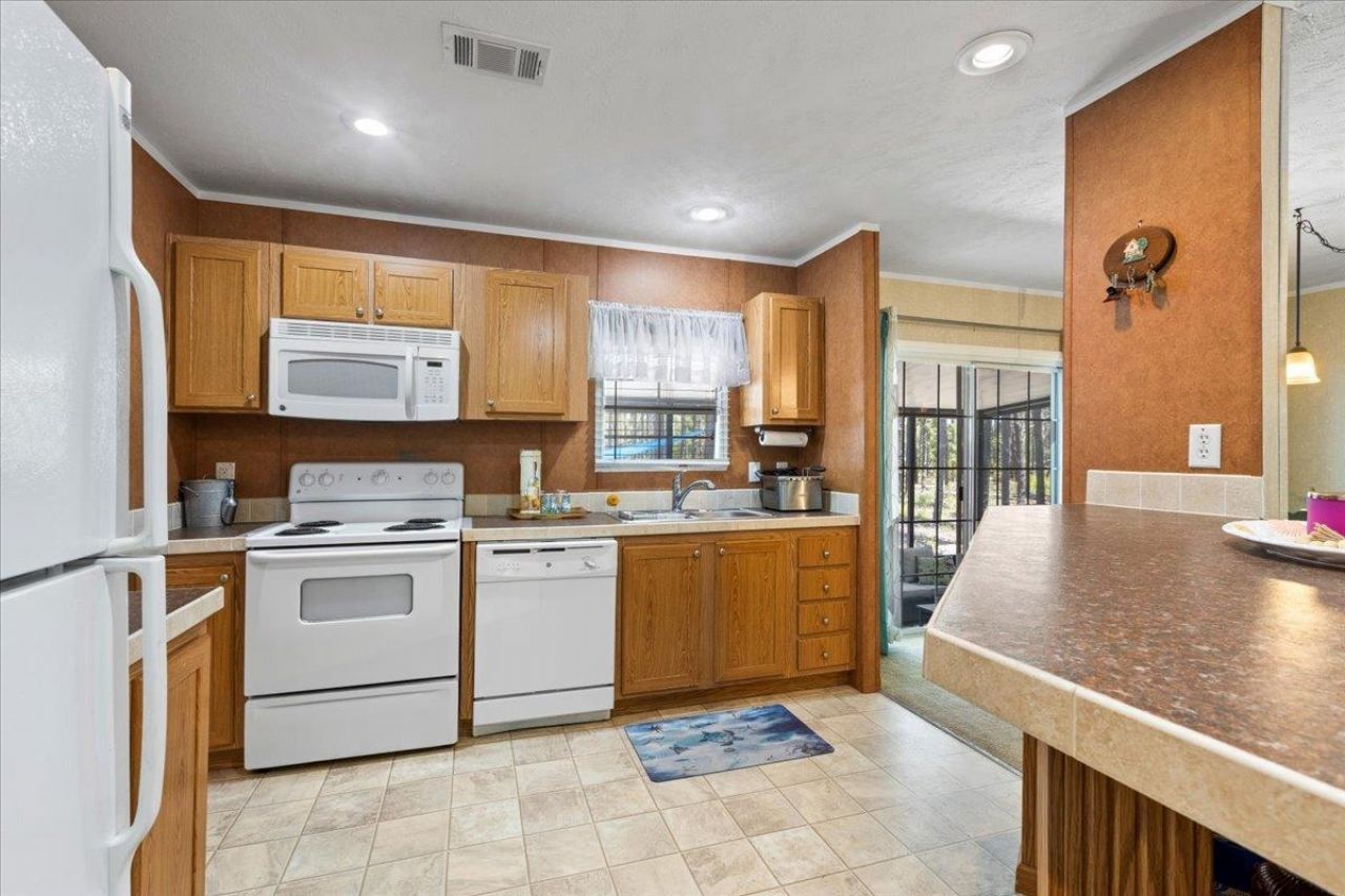 1421 Oak Pond Lane, Steinhatchee, FL 32359 Photo