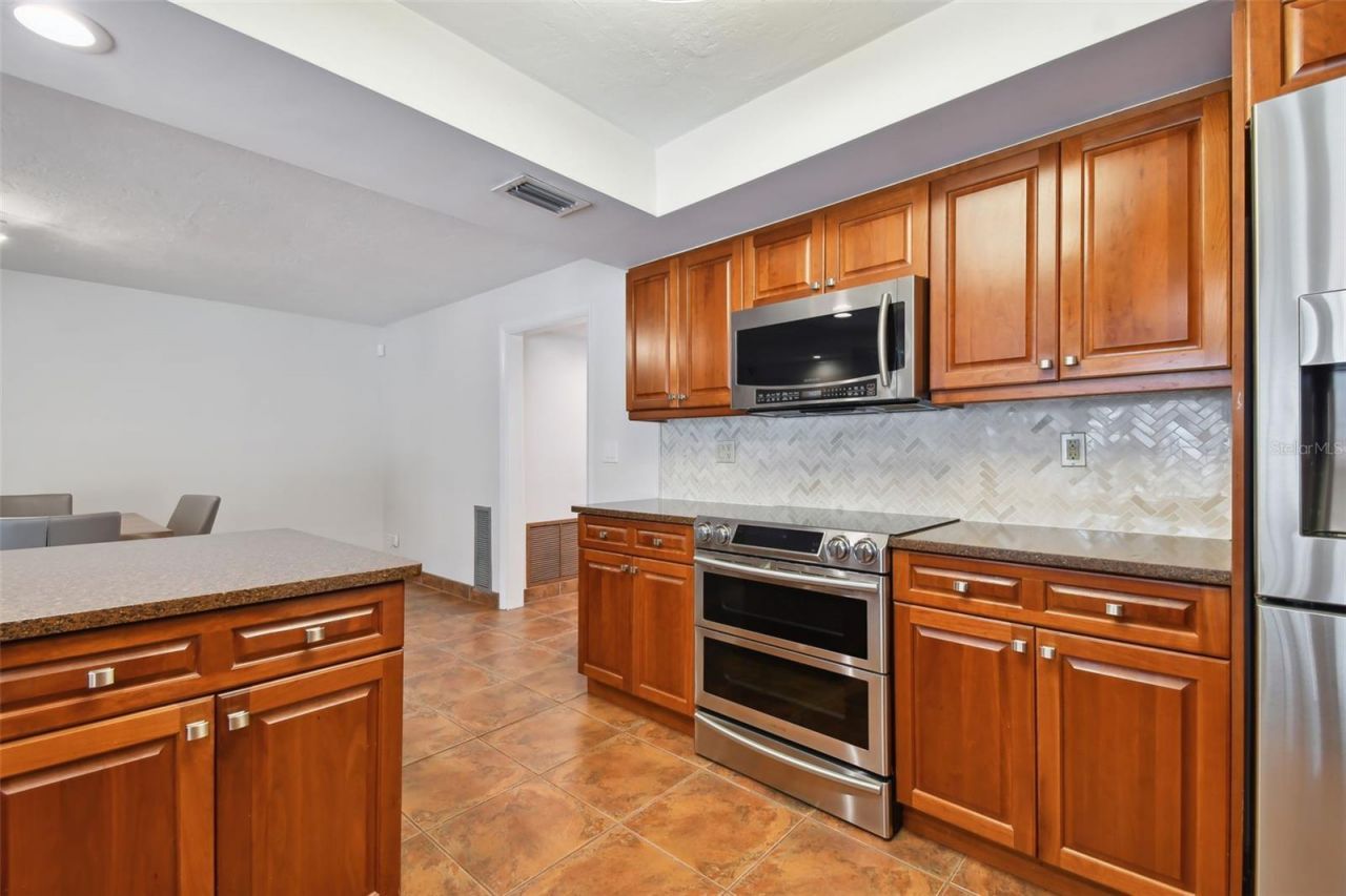 4328 40th Street S, Saint Petersburg, FL 33711 Photo