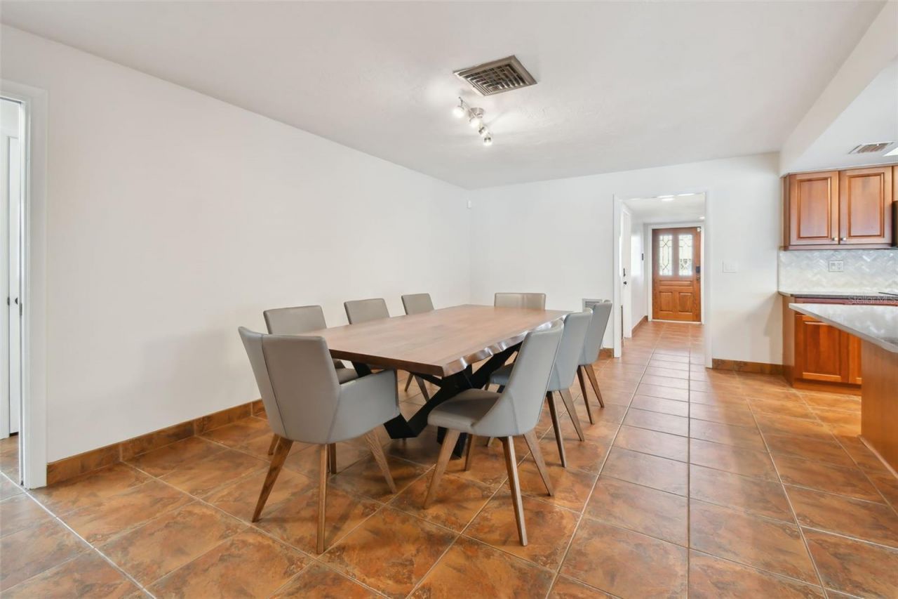 4328 40th Street S, Saint Petersburg, FL 33711 Photo