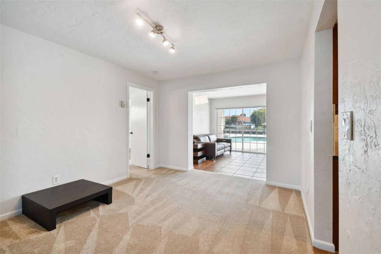 4328 40th Street S, Saint Petersburg, FL 33711 Photo