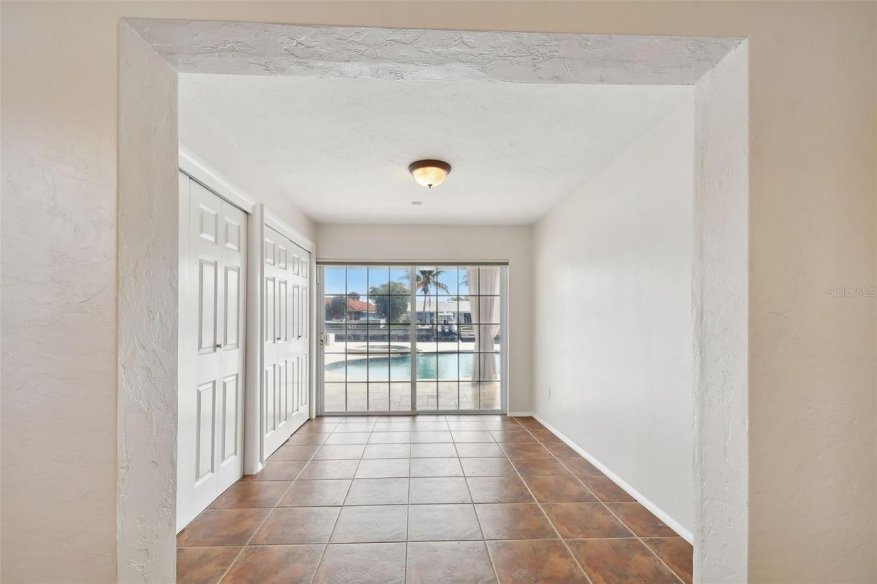 4328 40th Street S, Saint Petersburg, FL 33711 Photo