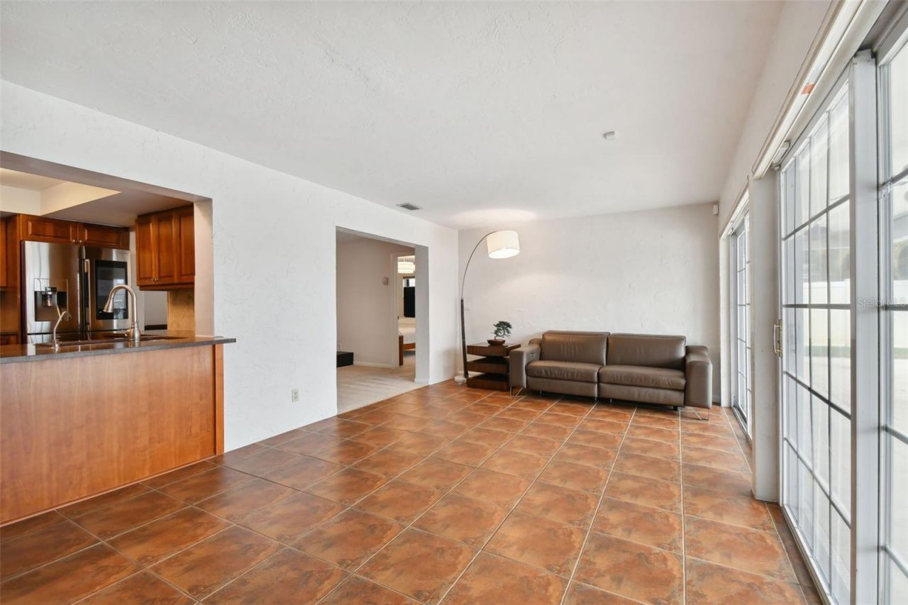 4328 40th Street S, Saint Petersburg, FL 33711 Photo