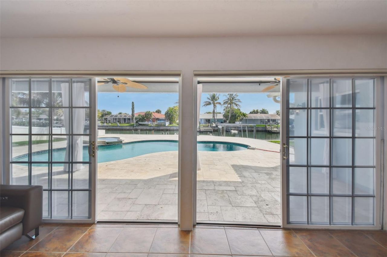 4328 40th Street S, Saint Petersburg, FL 33711 Photo