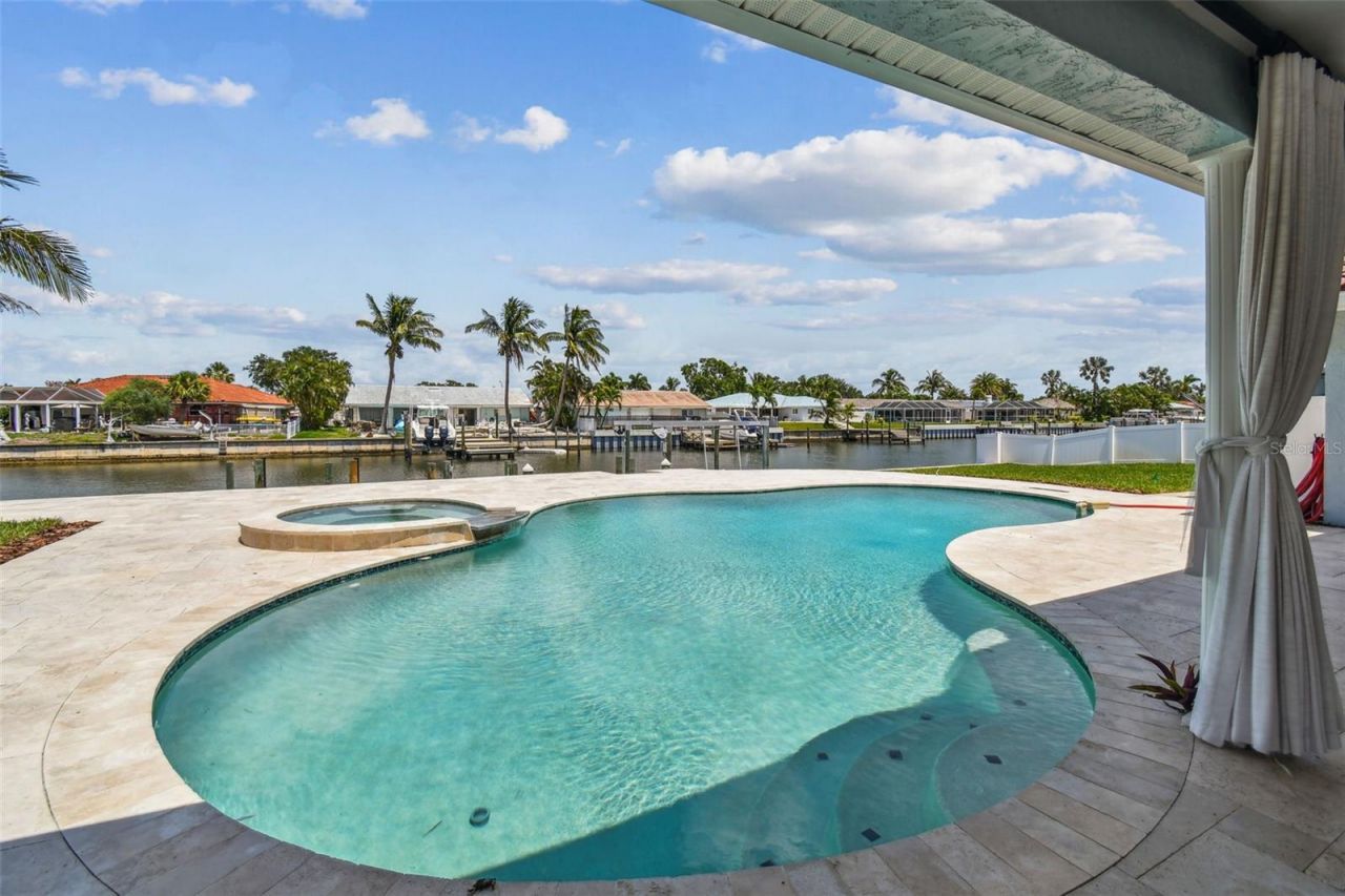 4328 40th Street S, Saint Petersburg, FL 33711 Photo