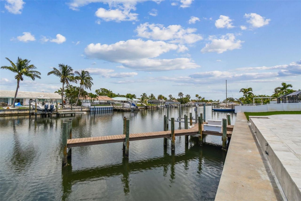 4328 40th Street S, Saint Petersburg, FL 33711 Photo