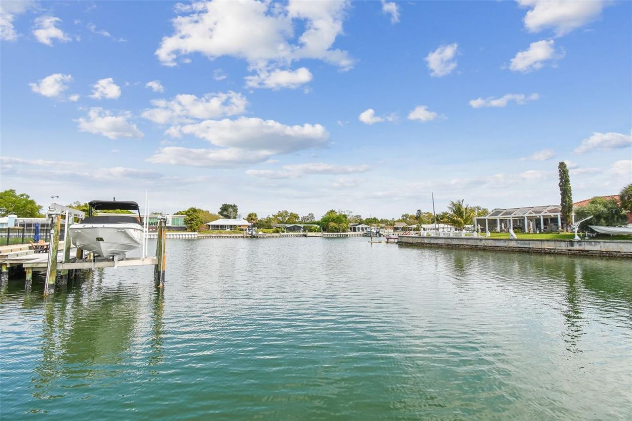 4328 40th Street S, Saint Petersburg, FL 33711 Photo