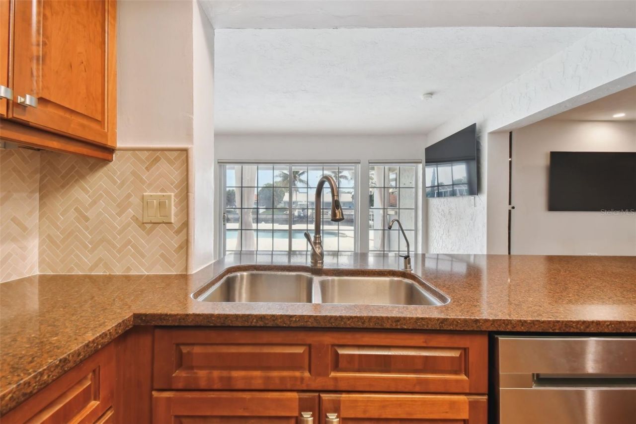 4328 40th Street S, Saint Petersburg, FL 33711 Photo