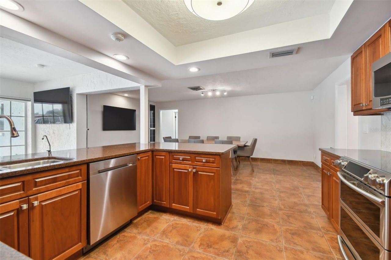 4328 40th Street S, Saint Petersburg, FL 33711 Photo