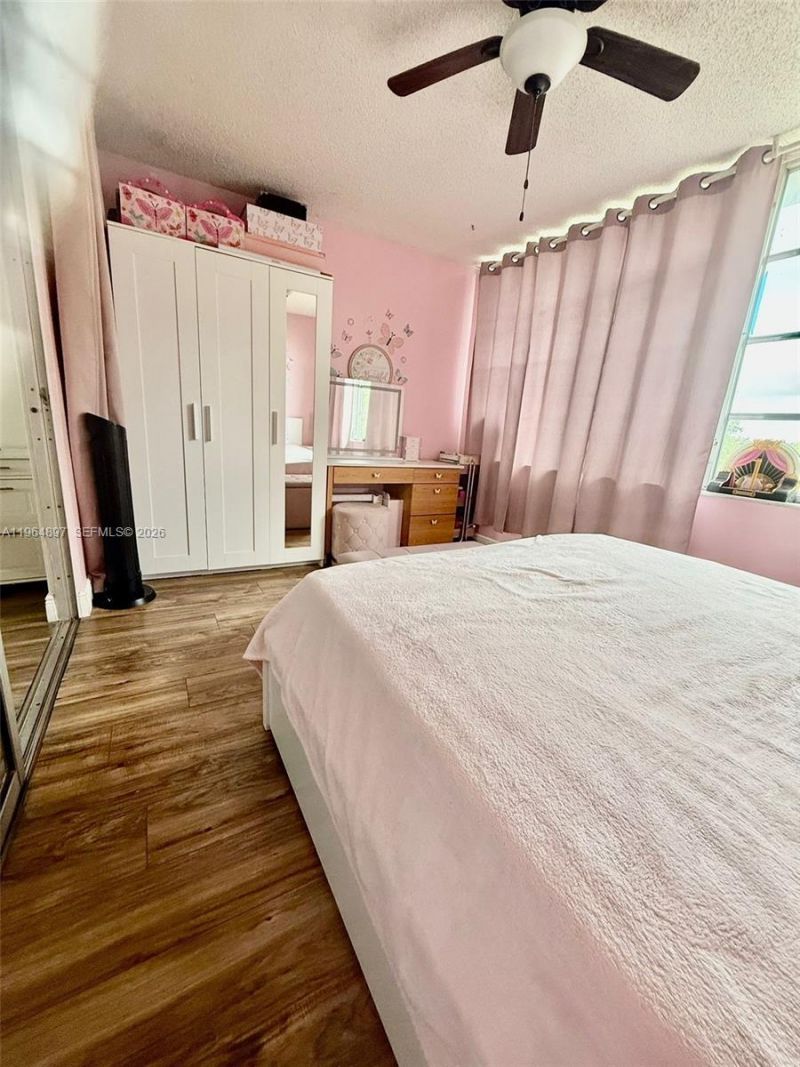 445 NE 195th St, Unit 429, Miami, FL 33179 Photo