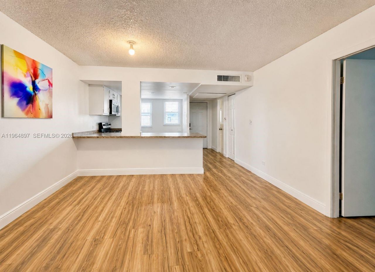 445 NE 195th St, Unit 429, Miami, FL 33179 Photo