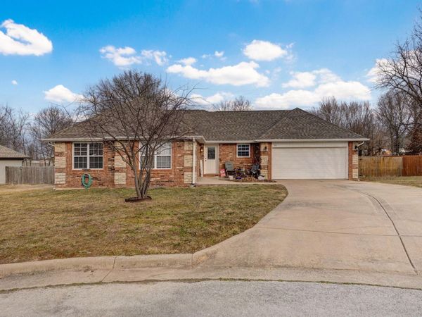 411 W Westgate Drive , Clever, MO 65631