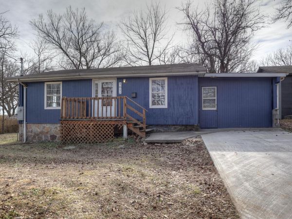 101 W North Street , Neosho, MO 64850