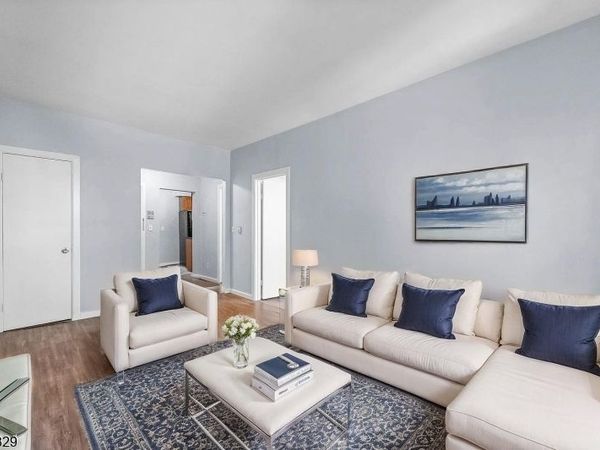 250 Clendenny Ave, Jersey, NJ 07304