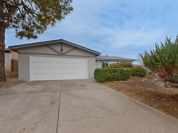 6300 Barnhart Court NE, Albuquerque, NM 87109